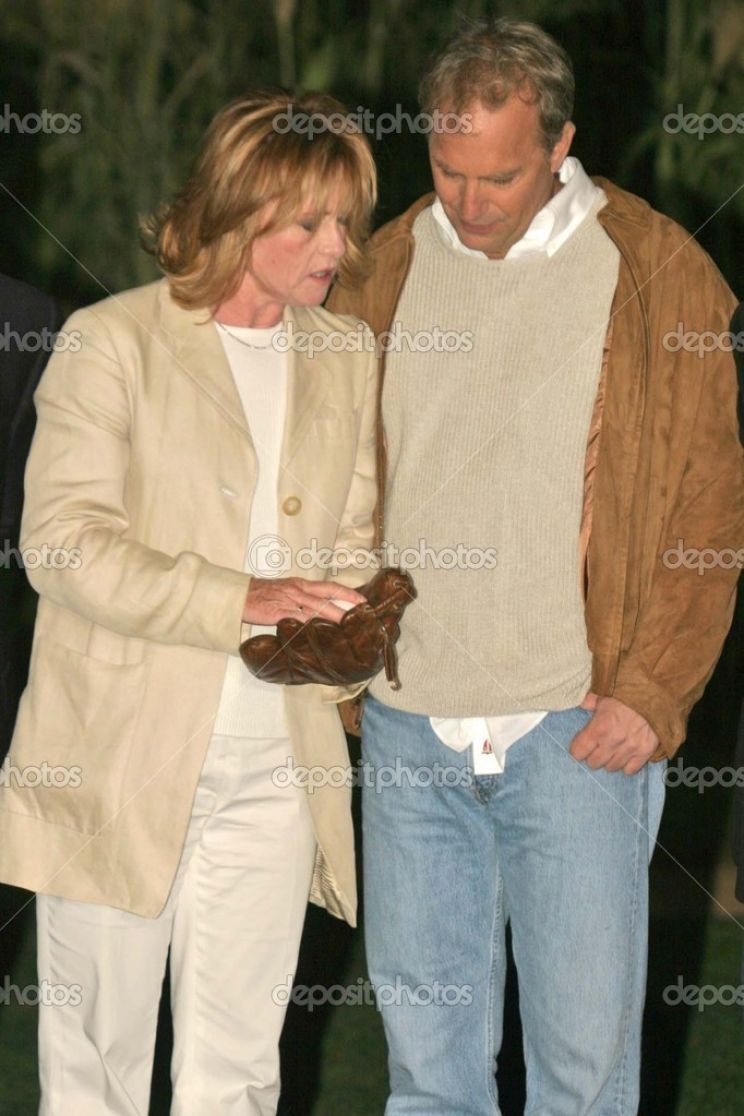 Amy Madigan