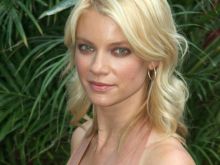 Amy Smart photo