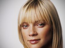 Amy Smart photo