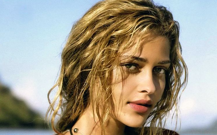 Ana Beatriz Barros