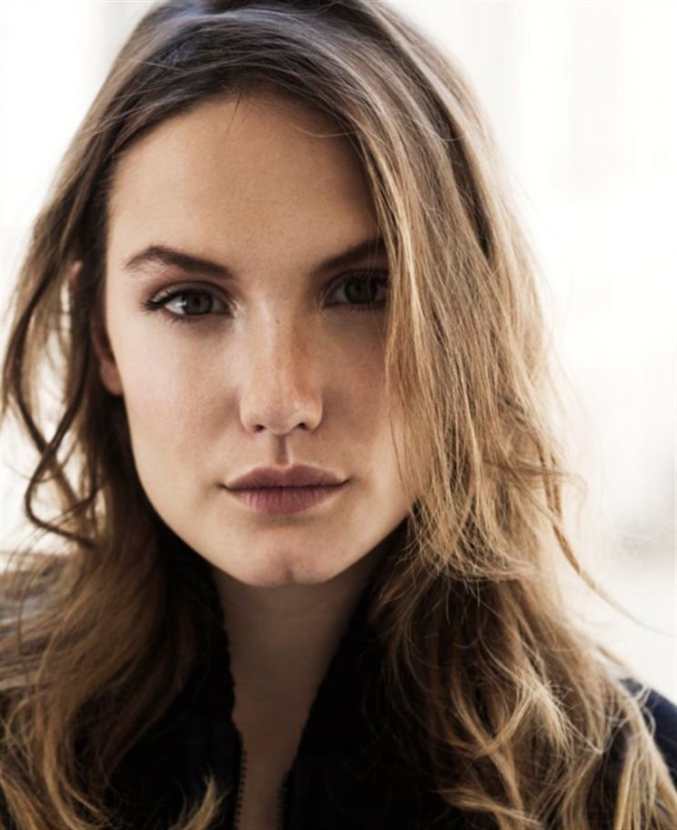 Ana Girardot