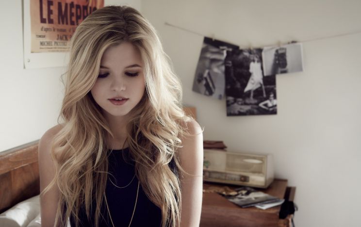 Ana Mulvoy-Ten