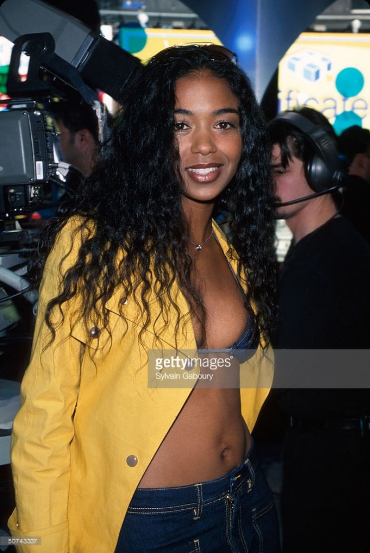 Ananda Lewis
