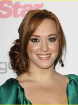 Andrea Bowen photo