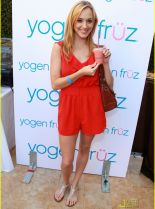Andrea Bowen photo