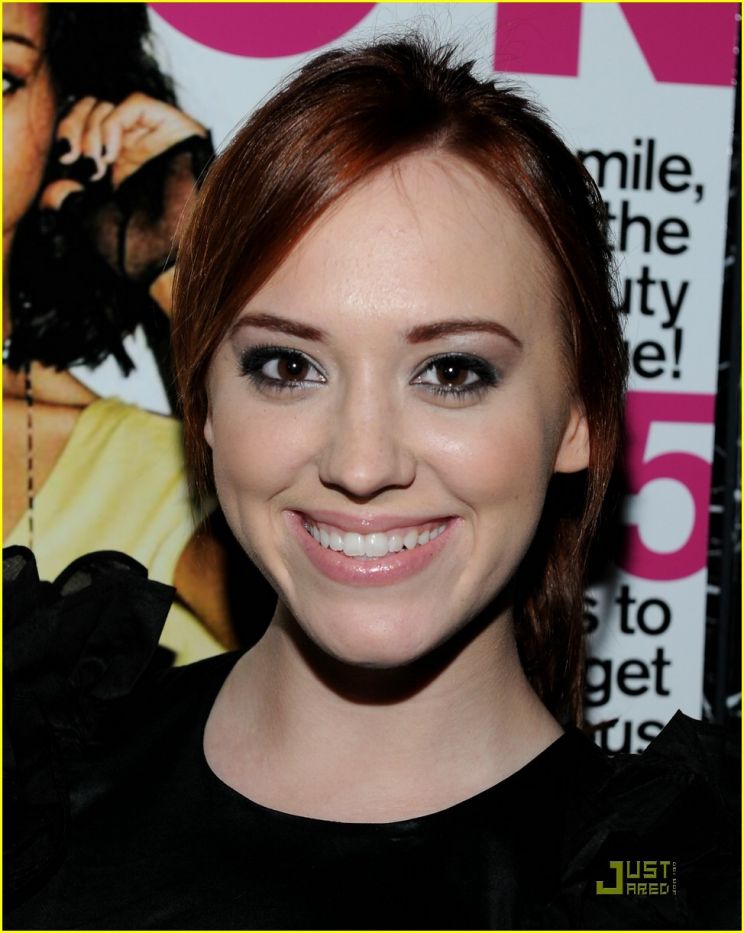 Andrea Bowen