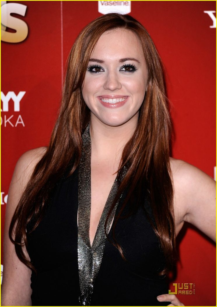 Andrea Bowen