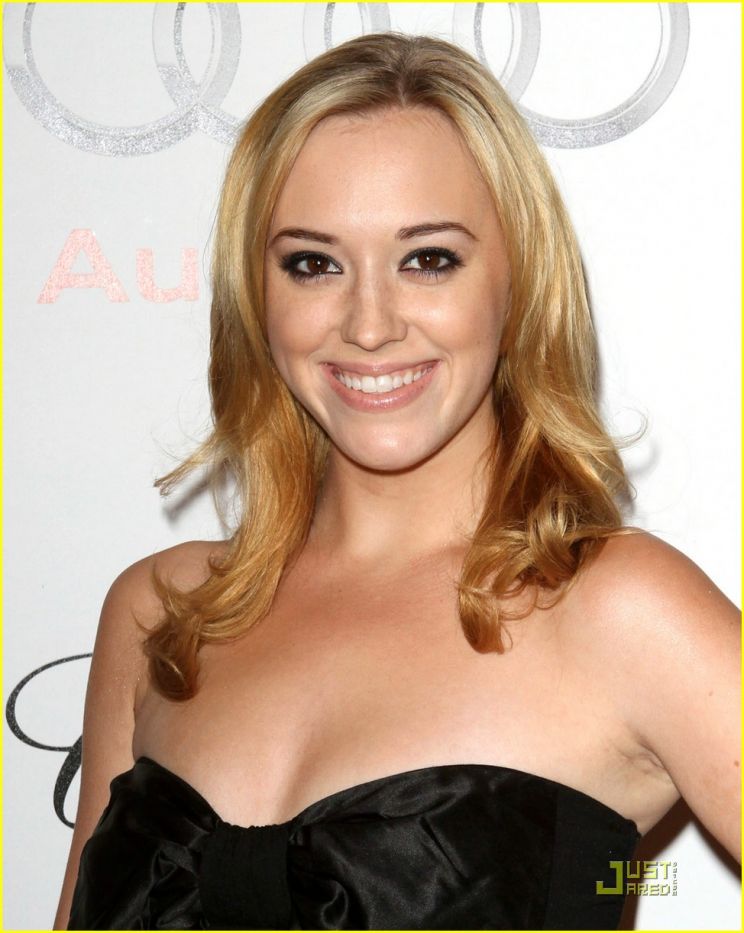 Andrea Bowen