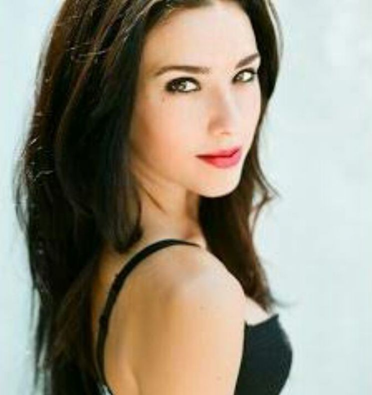Andrea Kelly Konno