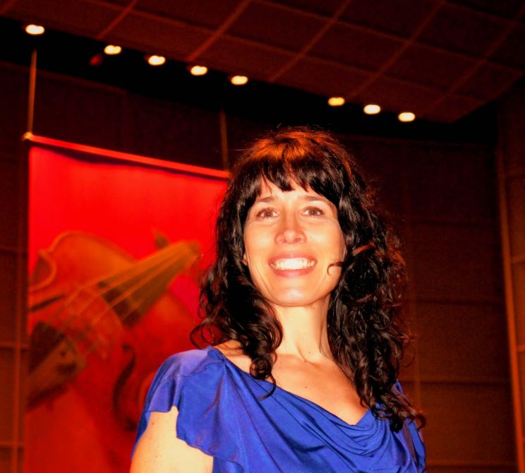 Andrea Menard