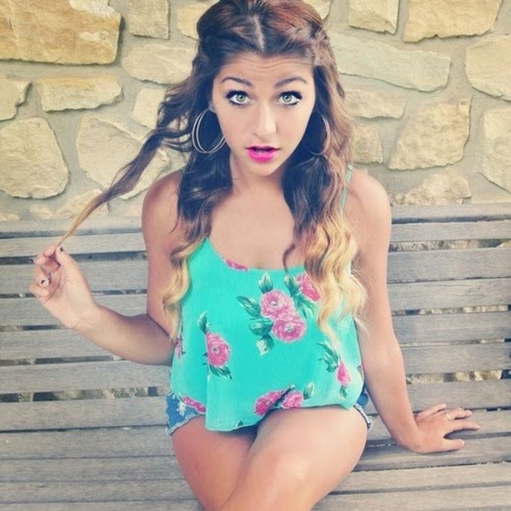 Andrea Russett