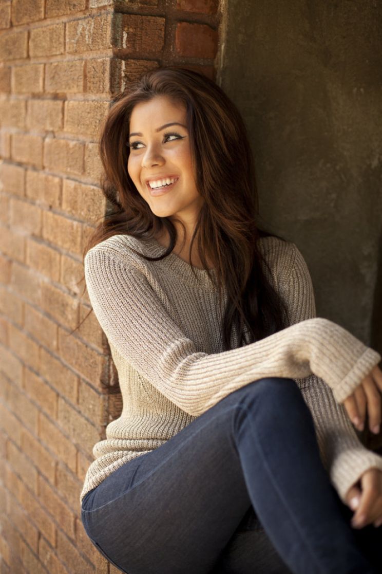 Andrea Sixtos