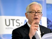 Andrew Robb