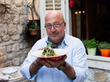 Andrew Zimmern