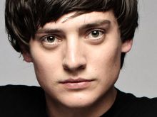 Aneurin Barnard