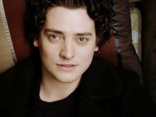 Aneurin Barnard