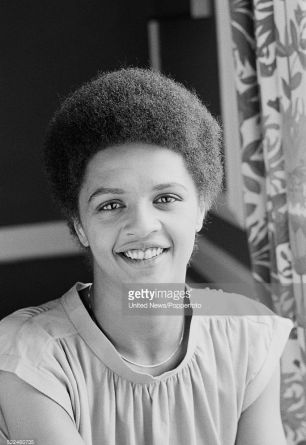 Angela Bruce