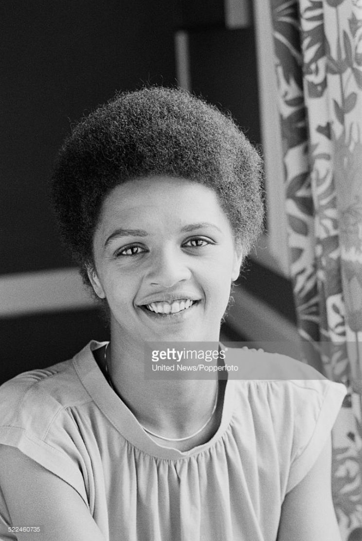 Angela Bruce