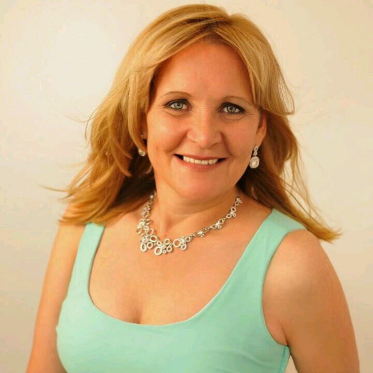 Angela Bruce