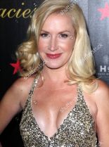 Angela Kinsey