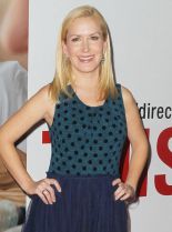 Angela Kinsey photo