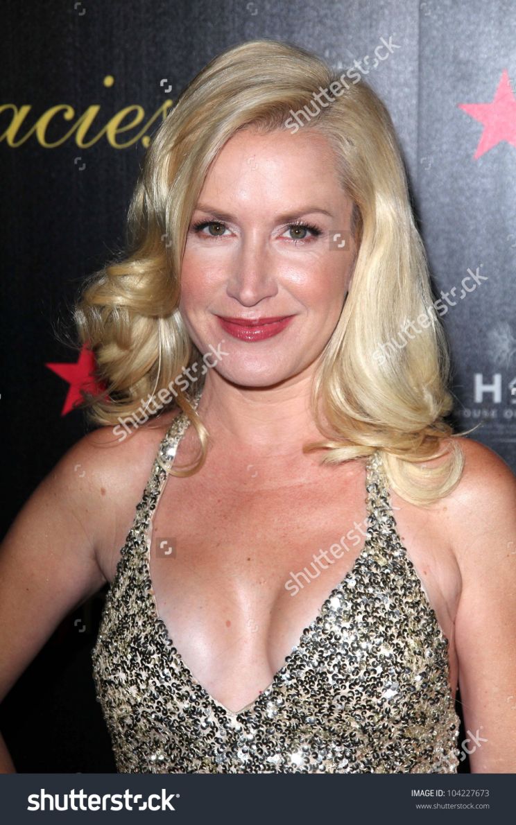 Angela Kinsey