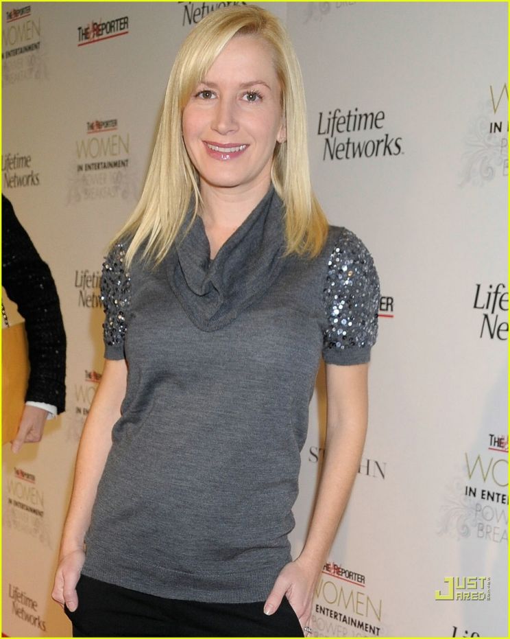 Angela Kinsey