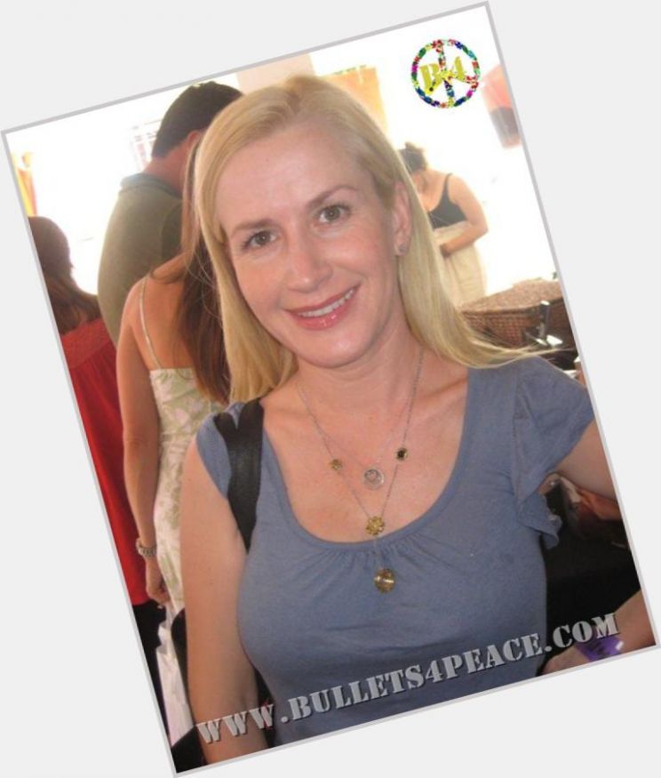 Angela Kinsey