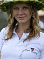 Angela Lindvall