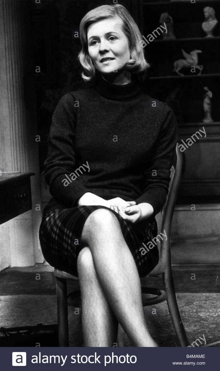 Angela Thorne