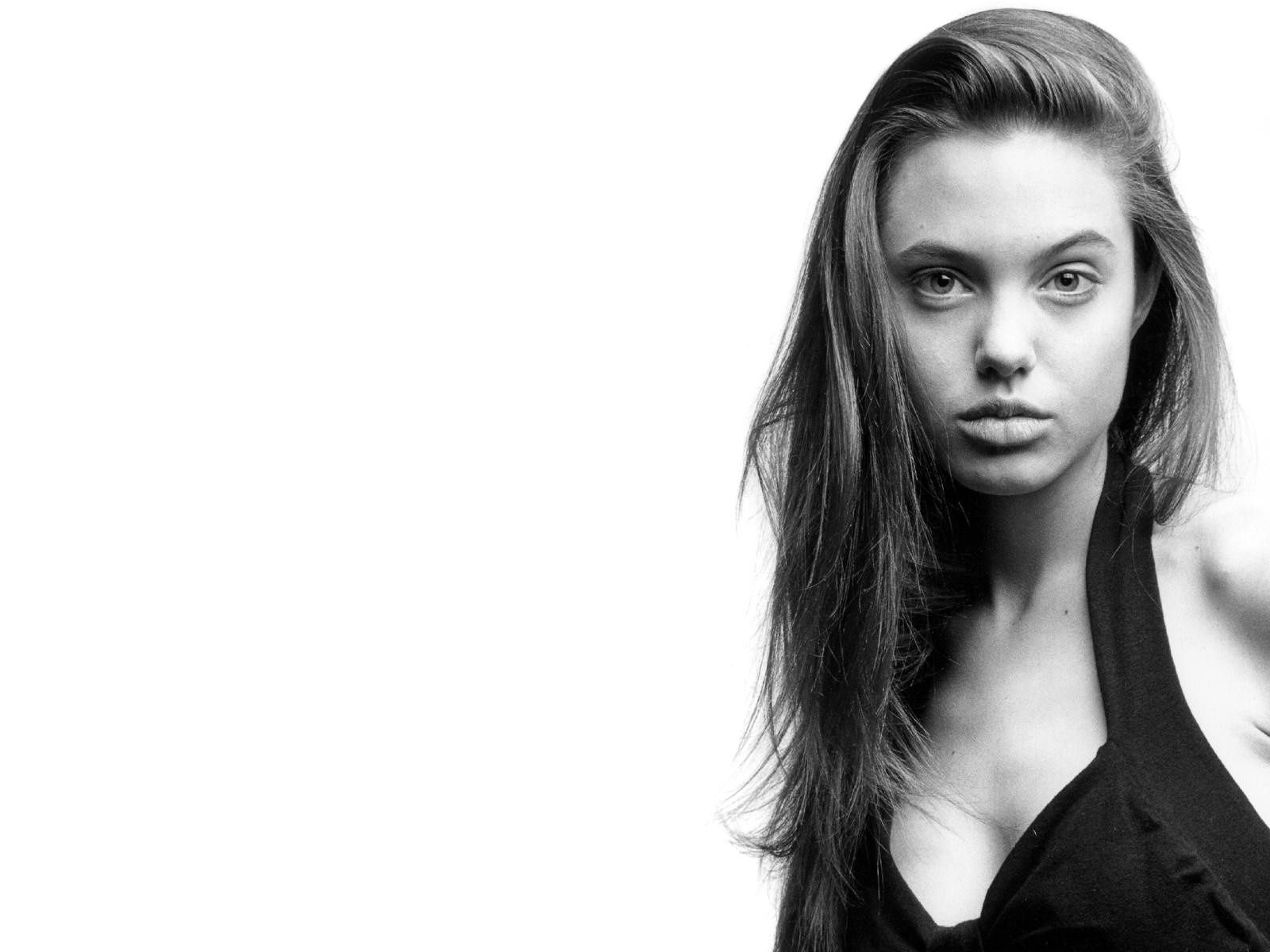 Pictures of Angelina Valentine