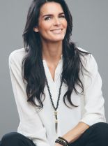 Angie Harmon photo