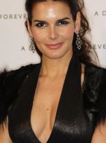 Angie Harmon