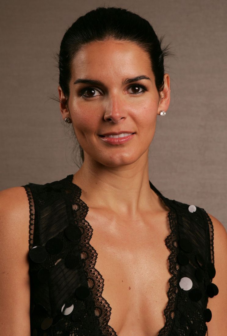 Angie Harmon