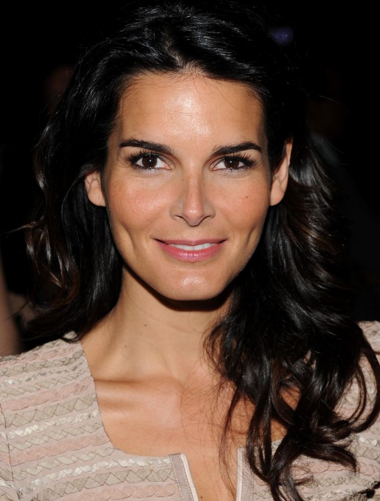 Angie Harmon