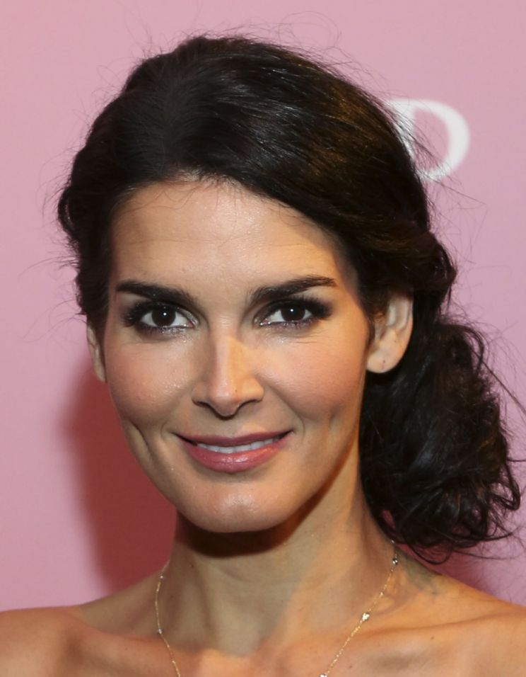 Angie Harmon