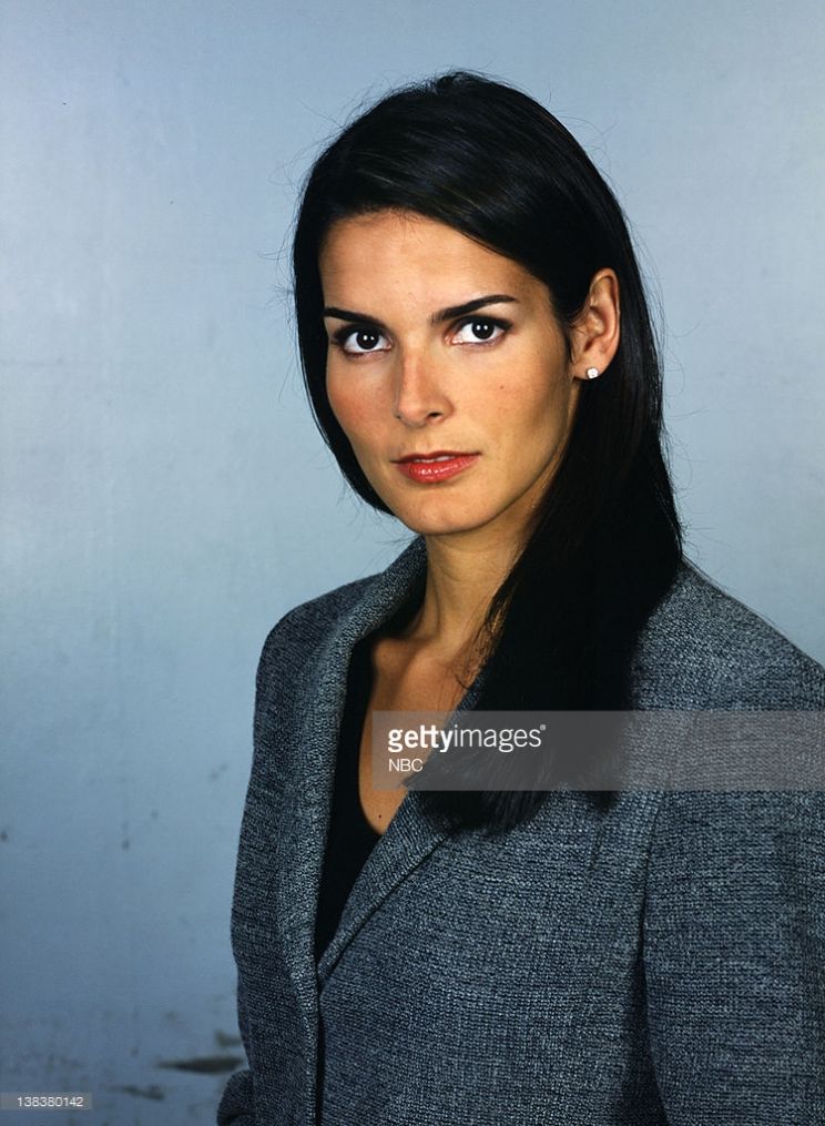Angie Harmon