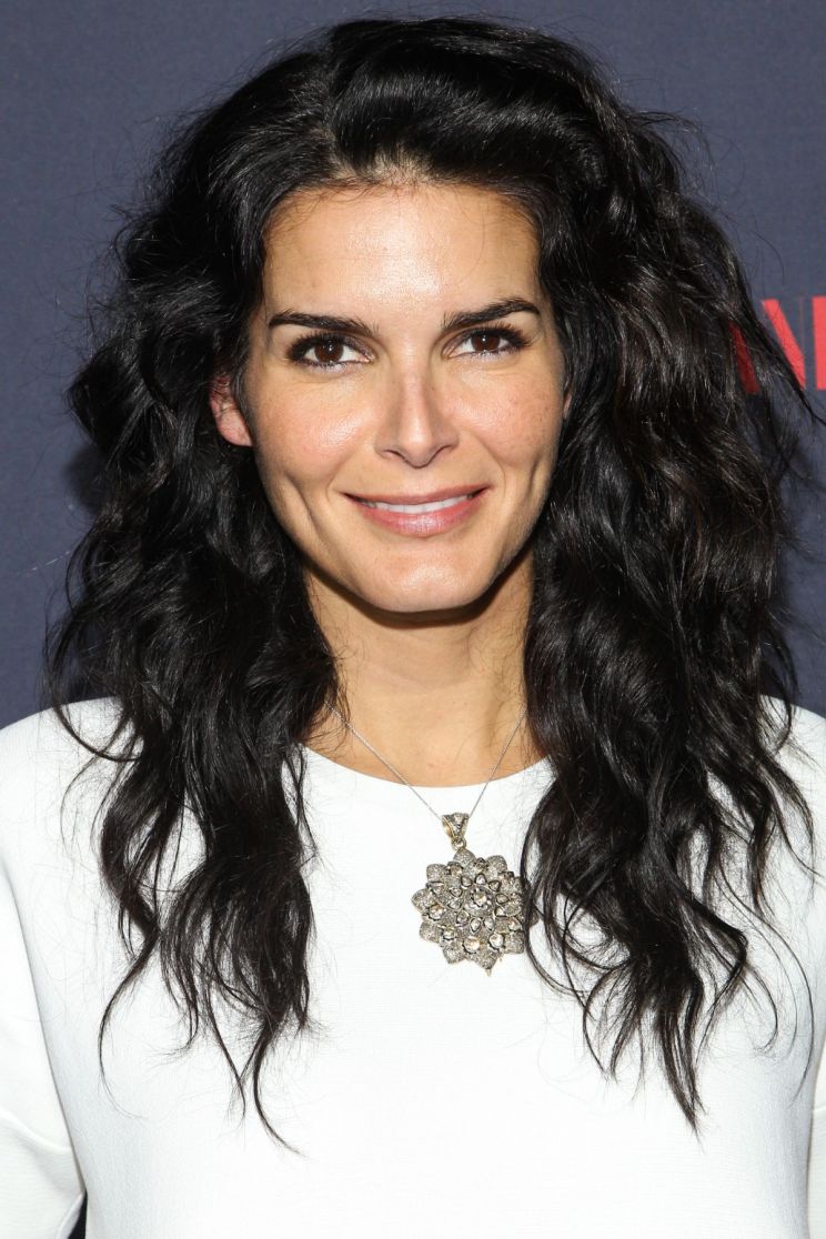 Angie Harmon