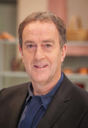 Angus Deayton