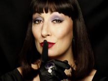 Anjelica Huston