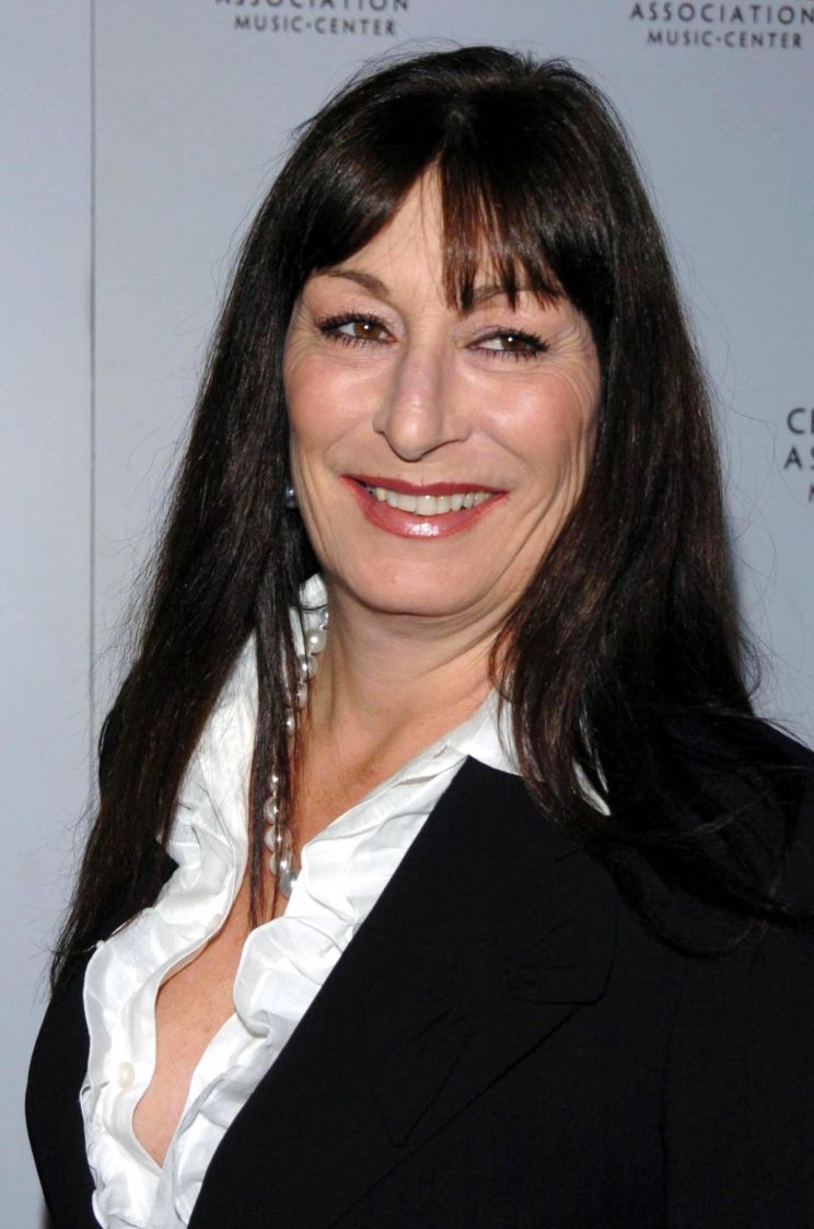 Anjelica Huston