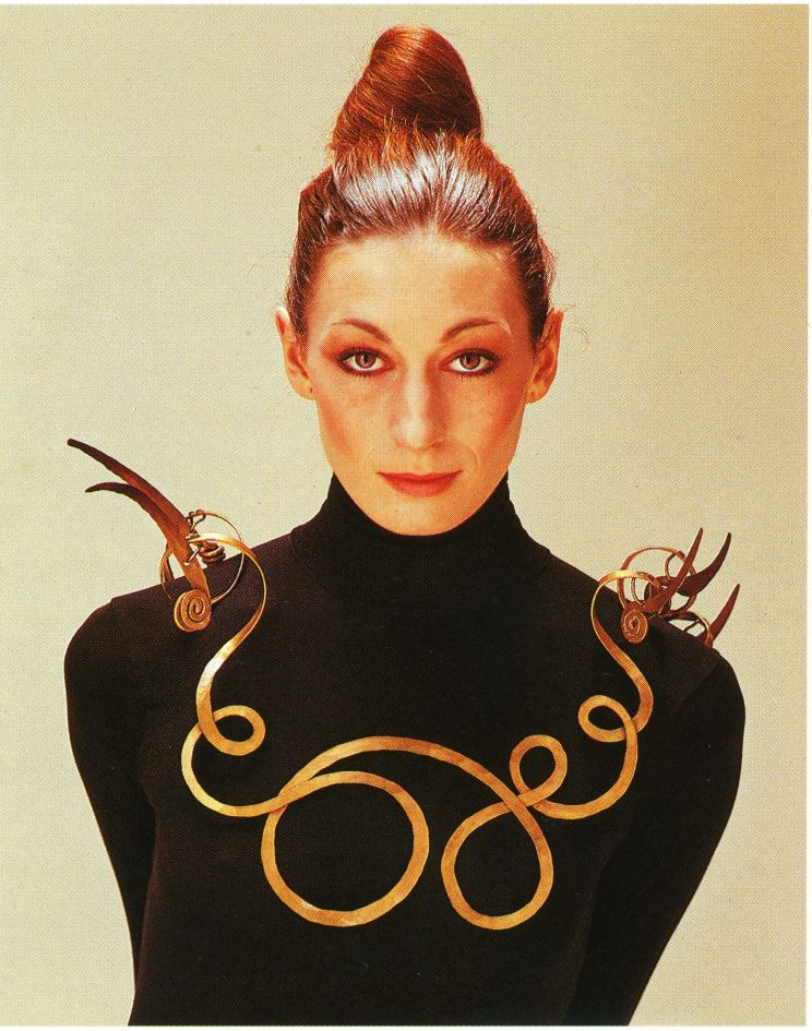Anjelica Huston