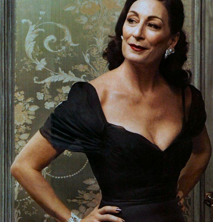 Anjelica Huston