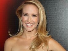 Anna Camp