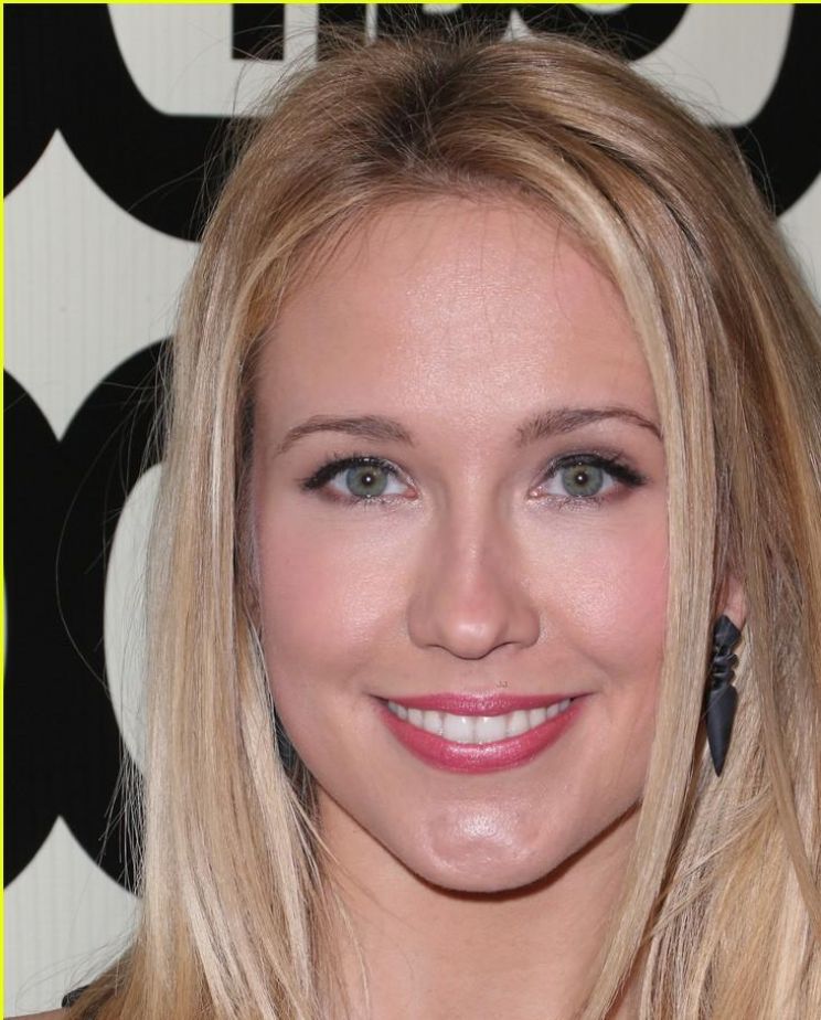 Anna Camp