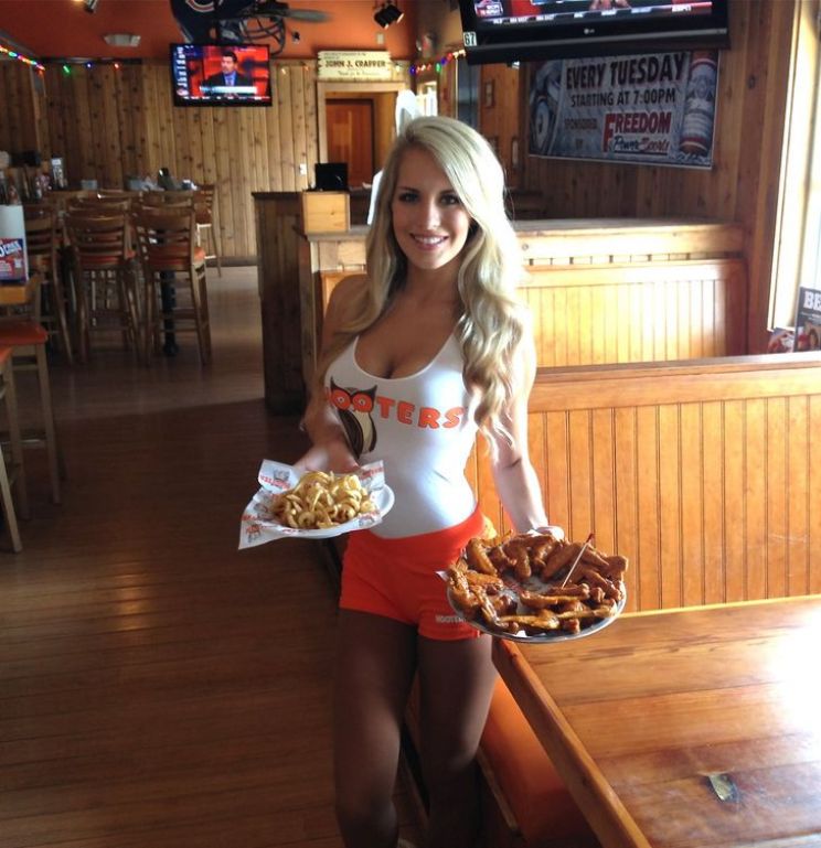 Naked Hooter Girls