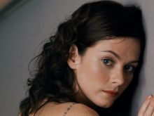 Anna Friel