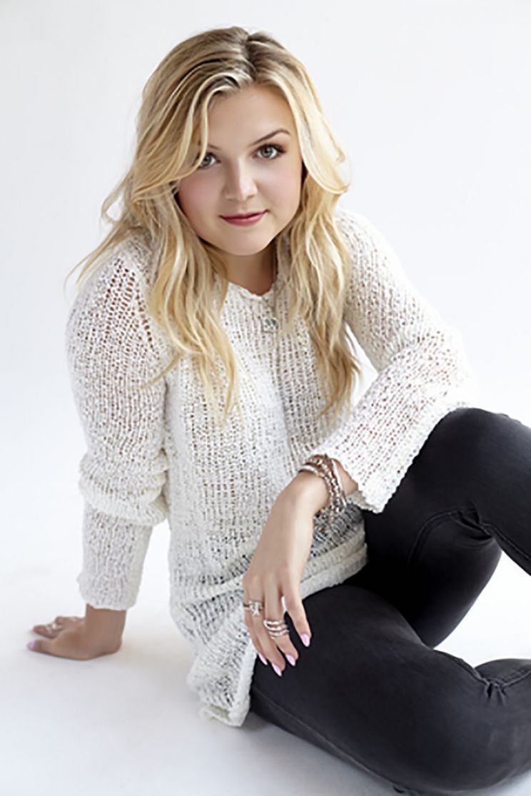 Anna Grace Barlow