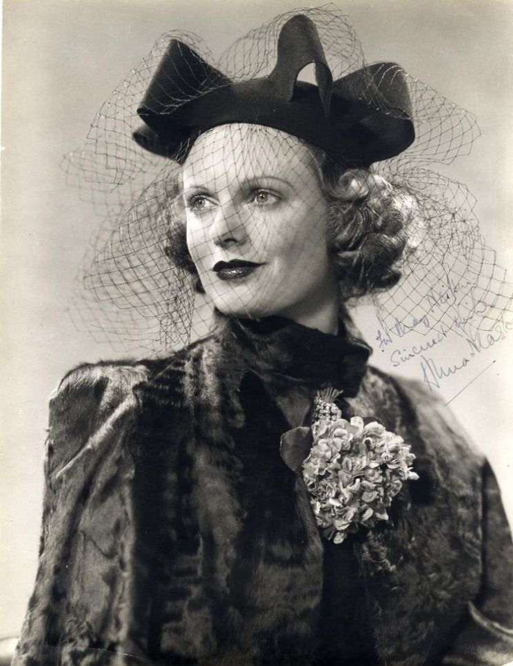 Anna Neagle