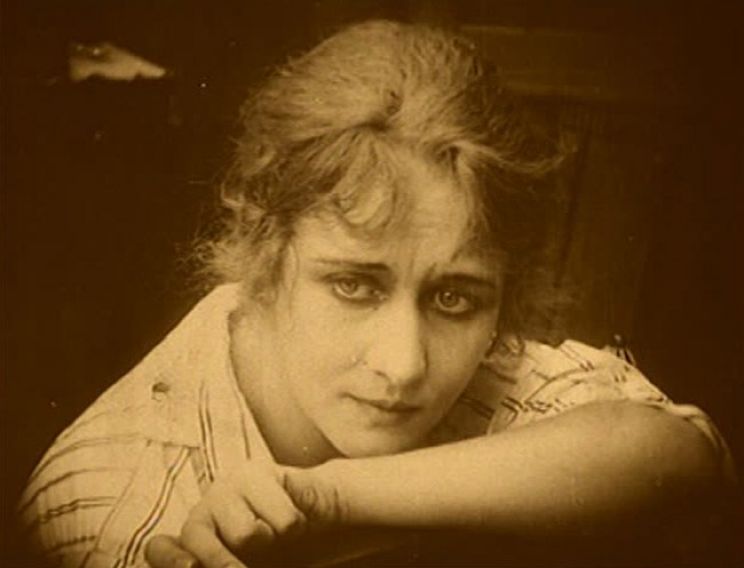 Anna Q. Nilsson